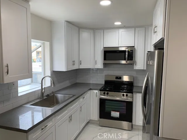 8780 Burnet Avenue 9, North Hills, California 91343