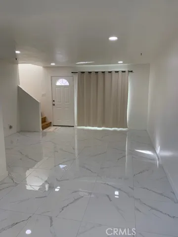 8780 Burnet Avenue 9, North Hills, California 91343