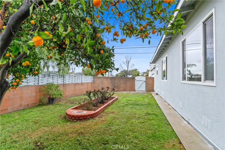 5518 E Flagstone Street, Long Beach, California 90808