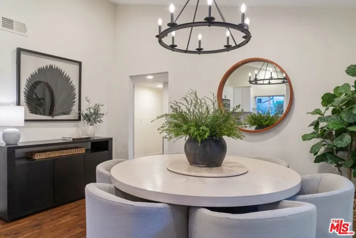 5571 Ostin Avenue, Woodland Hills, California 91367