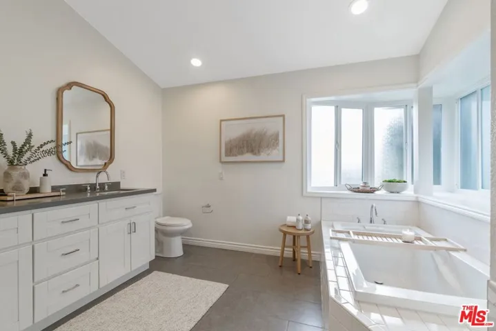 5571 Ostin Avenue, Woodland Hills, California 91367