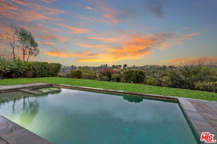 5571 Ostin Avenue, Woodland Hills, California 91367