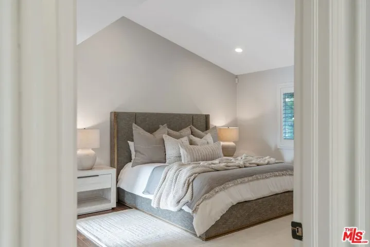 5571 Ostin Avenue, Woodland Hills, California 91367