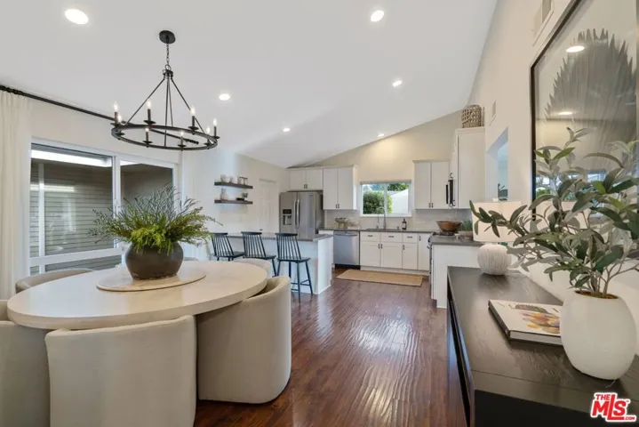 5571 Ostin Avenue, Woodland Hills, California 91367