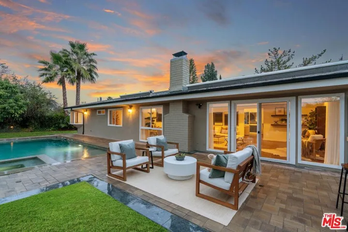 5571 Ostin Avenue, Woodland Hills, California 91367