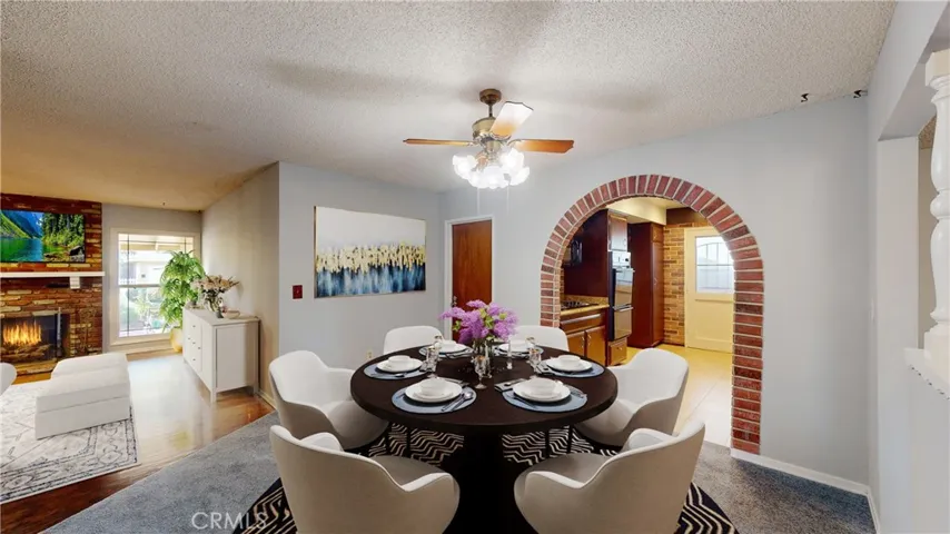 Dining Room w/Virtual Staging