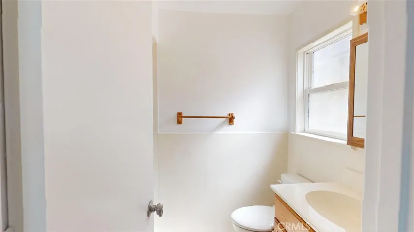 Primary Bathroom w/shower. Remodeled!!