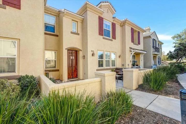 1800 E Lakeshore Drive 304, Lake Elsinore, California 92530