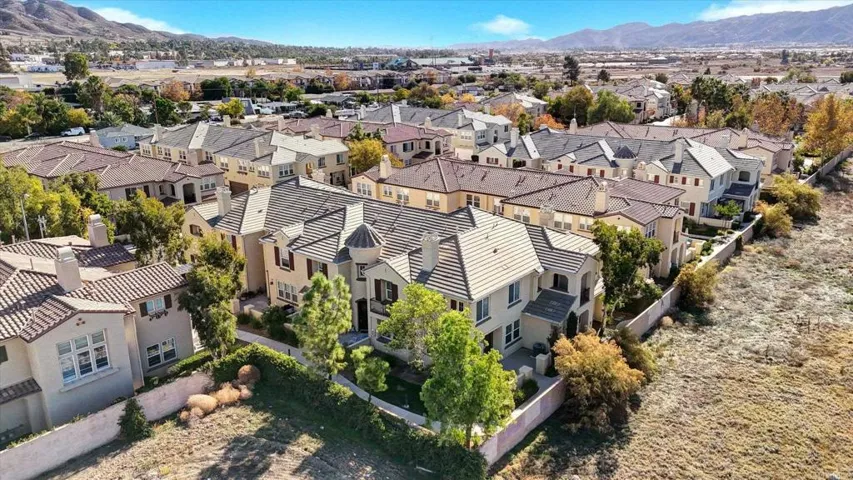 1800 E Lakeshore Drive 304, Lake Elsinore, California 92530
