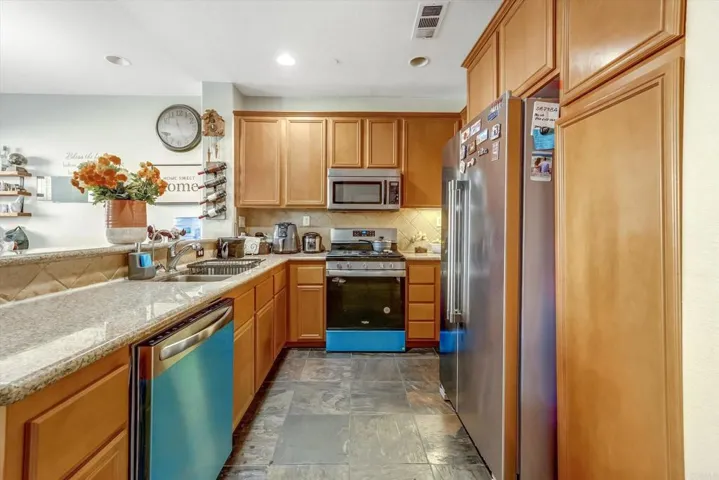 1800 E Lakeshore Drive 304, Lake Elsinore, California 92530