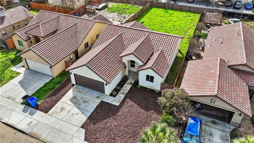 318 N M Street, Madera, California 93637