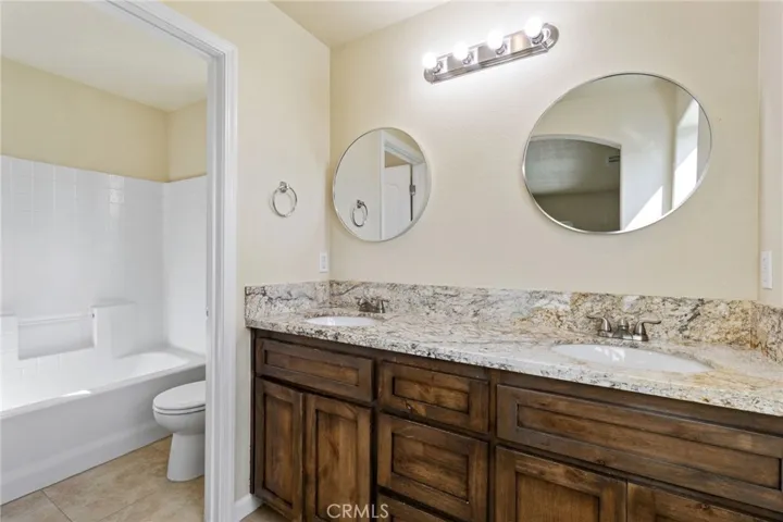 318 N M Street, Madera, California 93637