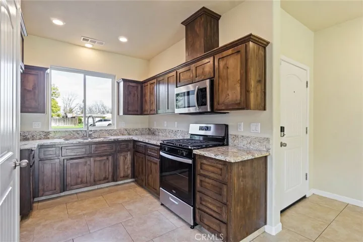 318 N M Street, Madera, California 93637
