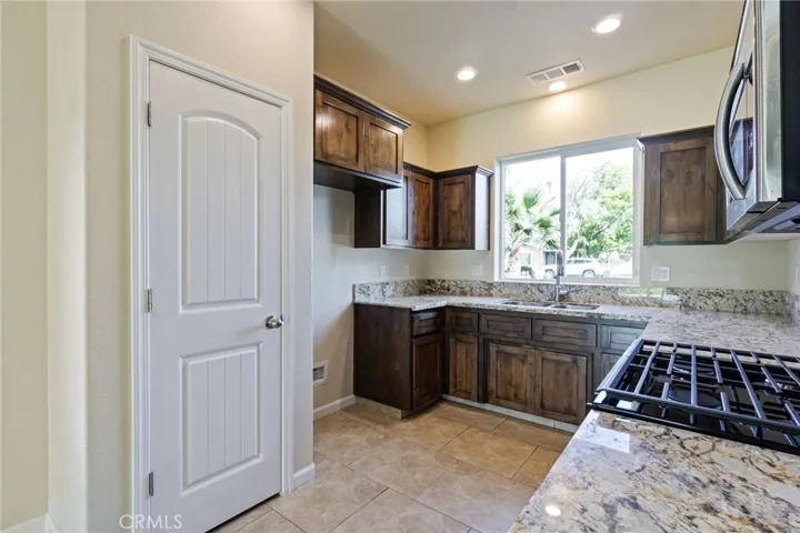 318 N M Street, Madera, California 93637