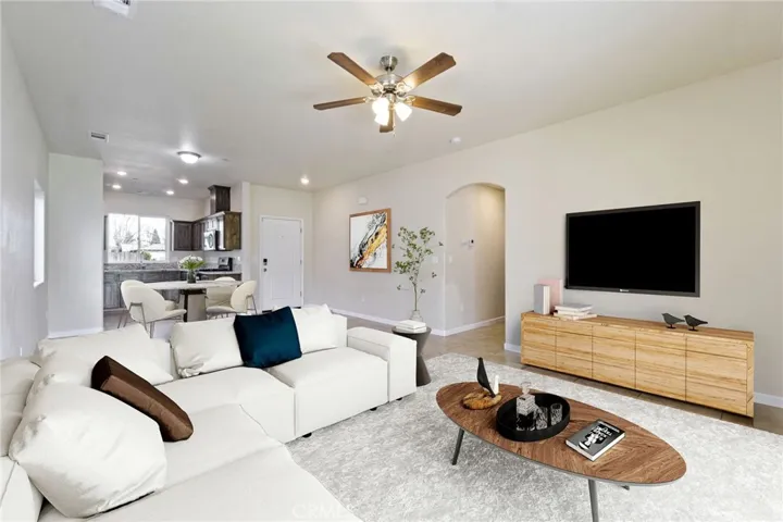 318 N M Street, Madera, California 93637