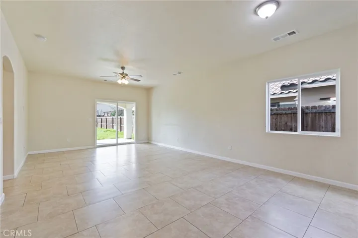 318 N M Street, Madera, California 93637