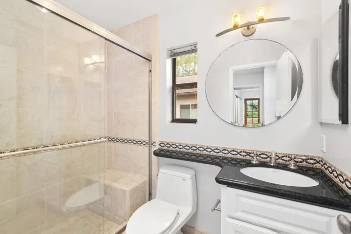 1252 River Glen Row 33, San Diego, California 92111