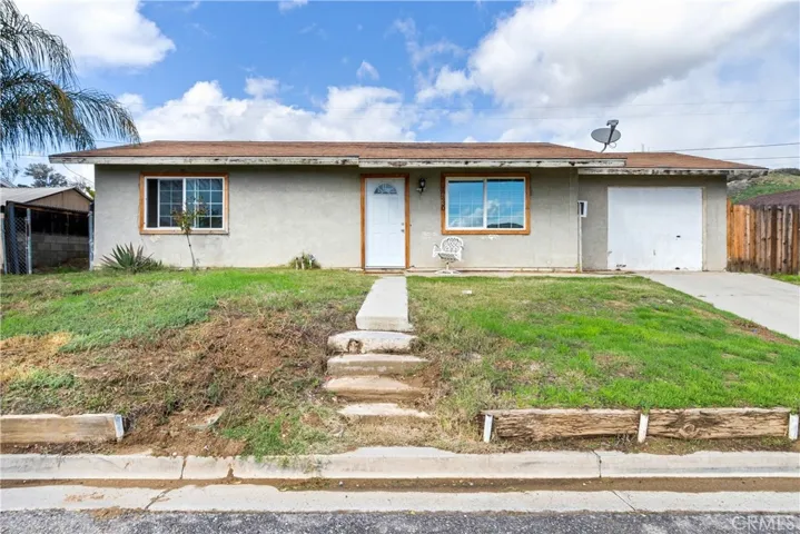 17430 Bromley Avenue, Lake Elsinore, California 92530