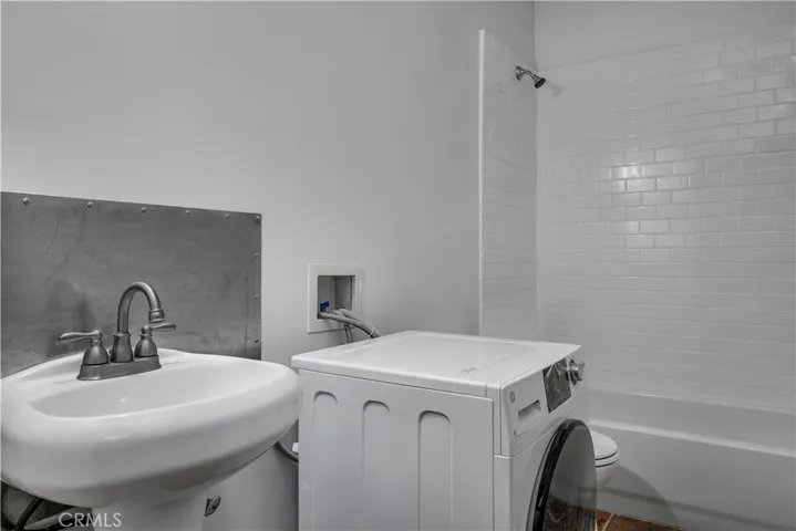 215 W 7th Street 509, Los Angeles, California 90014