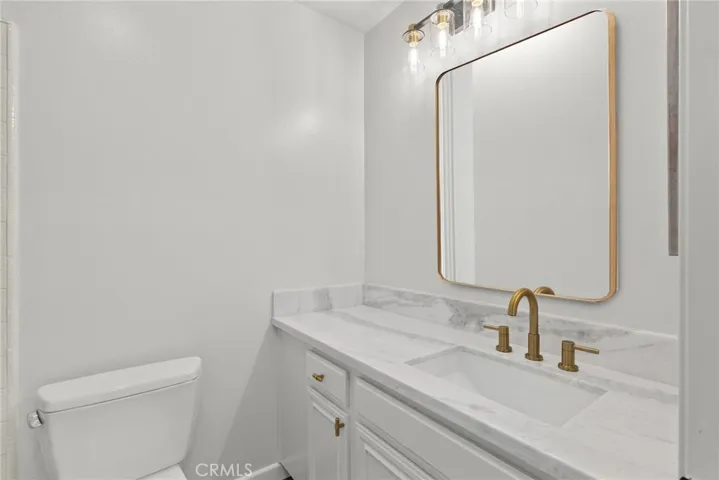 28037 Robin Avenue, Saugus, California 91350