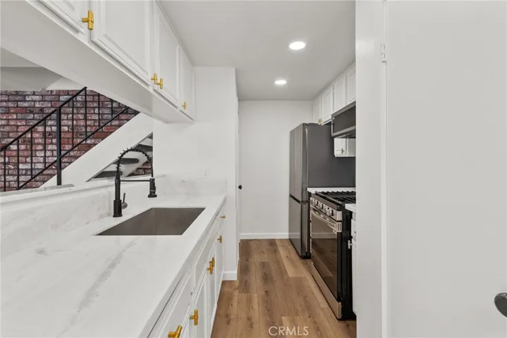 28037 Robin Avenue, Saugus, California 91350
