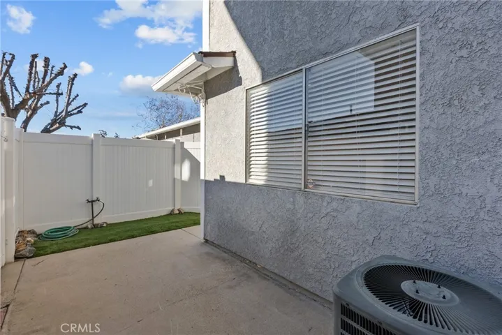 28037 Robin Avenue, Saugus, California 91350
