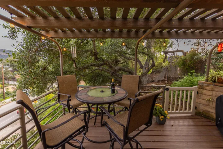 75 High Street Oak View Home for Sale (8