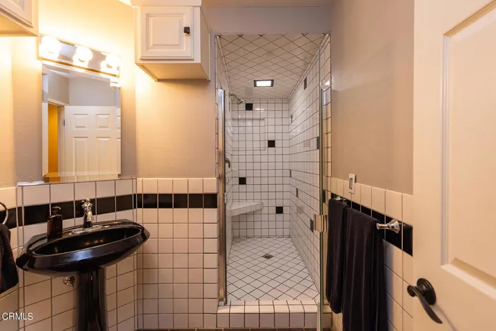 75 High Street Oak View Home for Sale (3
