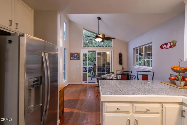 75 High Street Oak View Home for Sale (2