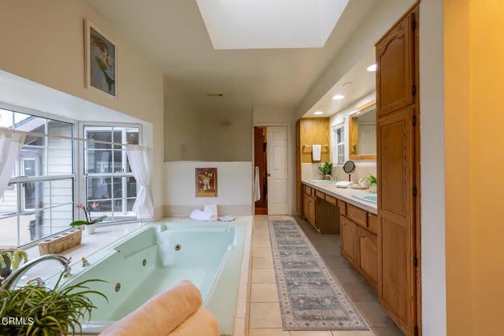 75 High Street Oak View Home for Sale (3