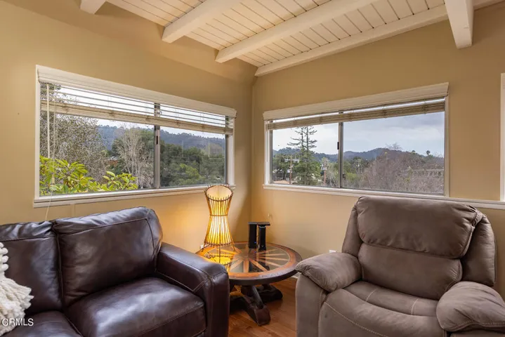75 High Street Oak View Home for Sale (2