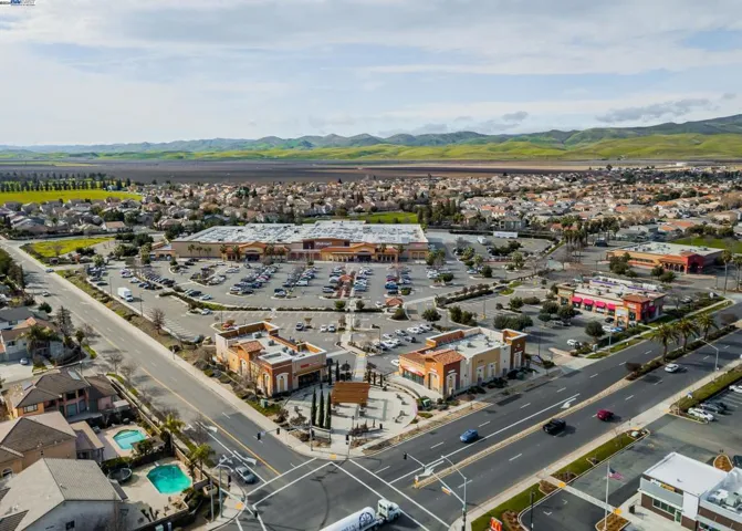 730 Skimmer Dr, Patterson, California 95363