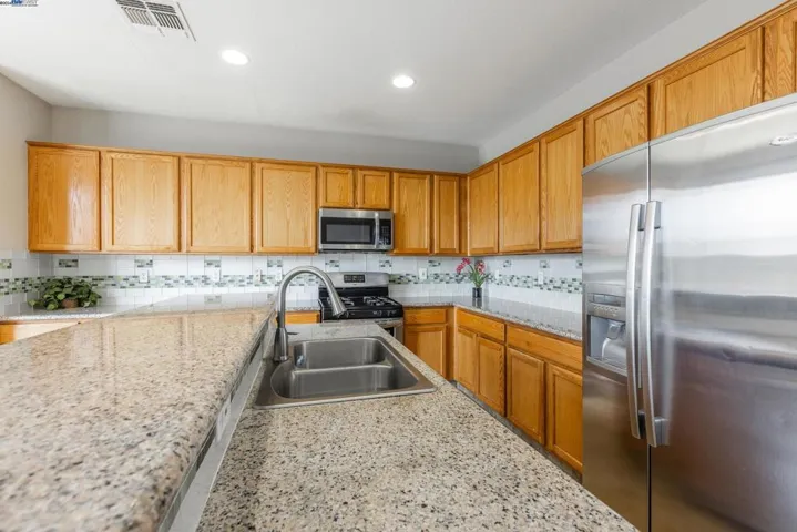 730 Skimmer Dr, Patterson, California 95363