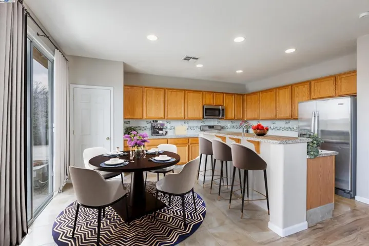 730 Skimmer Dr, Patterson, California 95363