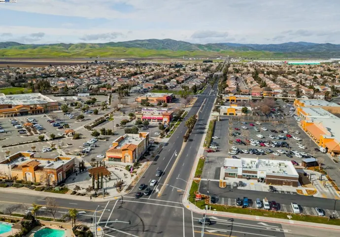 730 Skimmer Dr, Patterson, California 95363