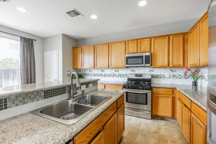 730 Skimmer Dr, Patterson, California 95363