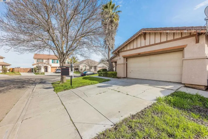 730 Skimmer Dr, Patterson, California 95363