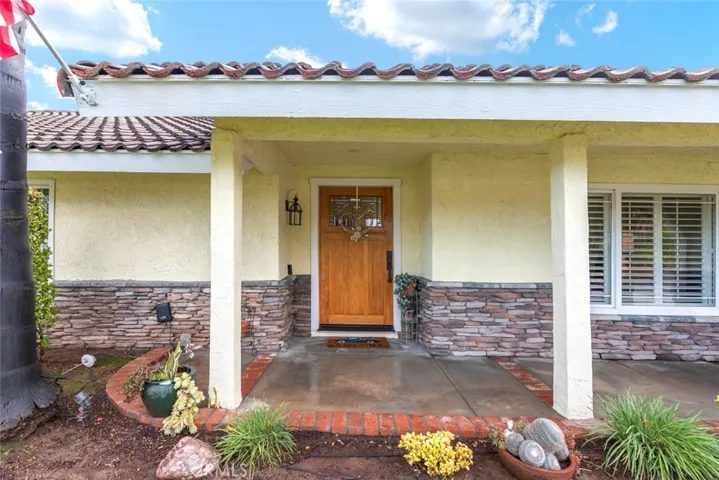 19150 Rising Sun Road, Corona, California 92881
