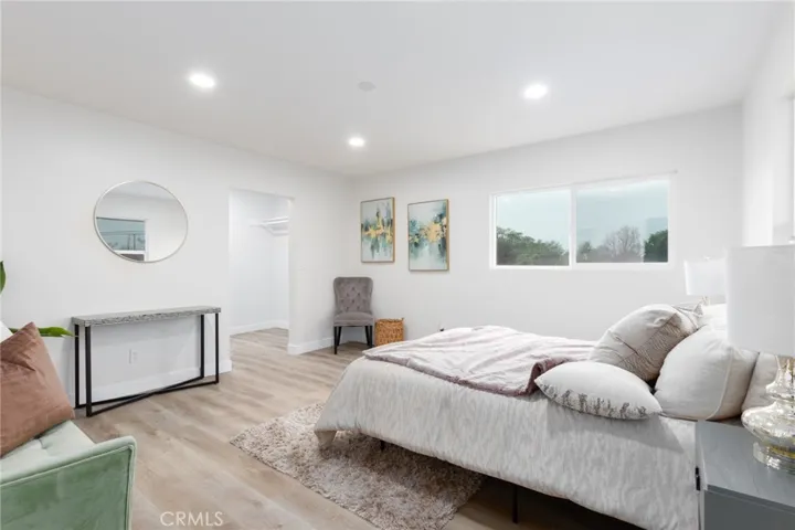 10228 Amestoy Avenue, Northridge, California 91325