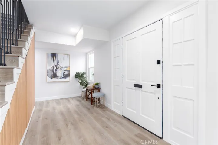 10228 Amestoy Avenue, Northridge, California 91325