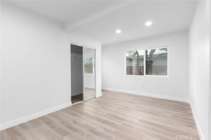 10228 Amestoy Avenue, Northridge, California 91325