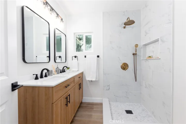 10228 Amestoy Avenue, Northridge, California 91325