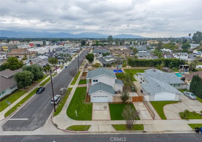 10228 Amestoy Avenue, Northridge, California 91325