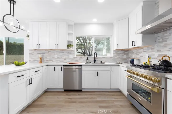 10228 Amestoy Avenue, Northridge, California 91325
