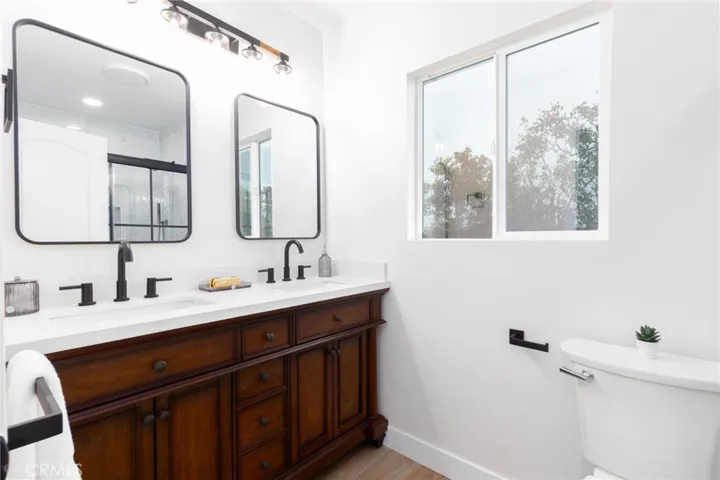 10228 Amestoy Avenue, Northridge, California 91325