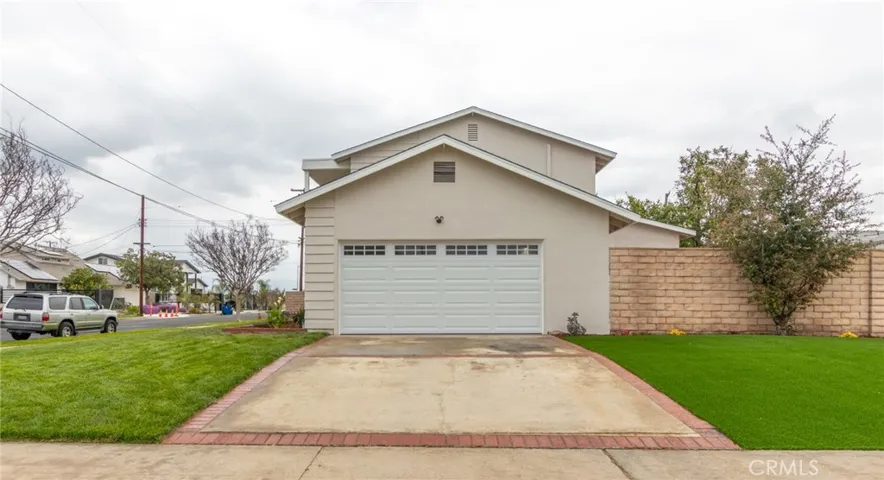 10228 Amestoy Avenue, Northridge, California 91325