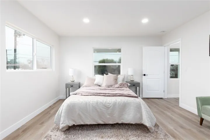 10228 Amestoy Avenue, Northridge, California 91325