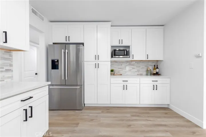 10228 Amestoy Avenue, Northridge, California 91325