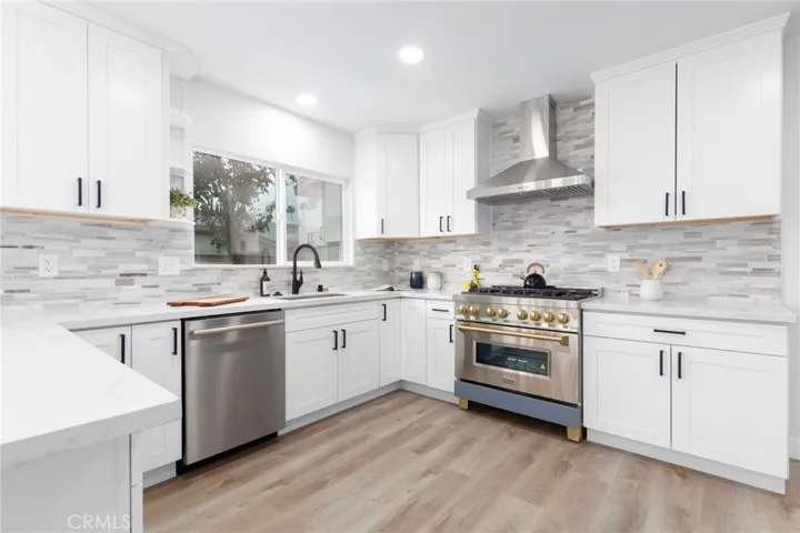 10228 Amestoy Avenue, Northridge, California 91325