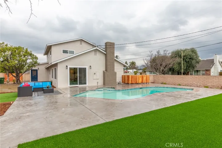 10228 Amestoy Avenue, Northridge, California 91325